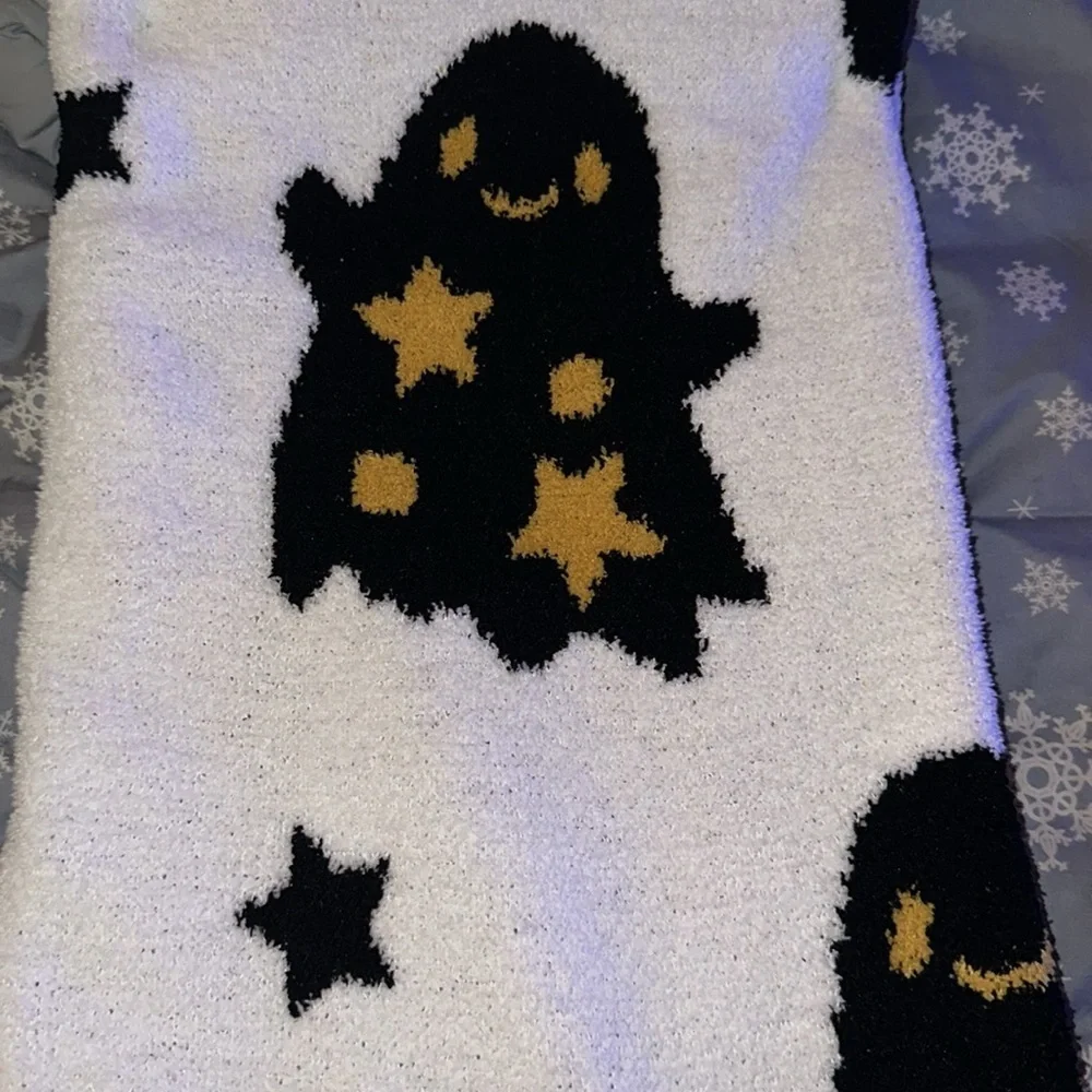 Boo black and gold stars Smiling Ghost Halloween Blanket👻